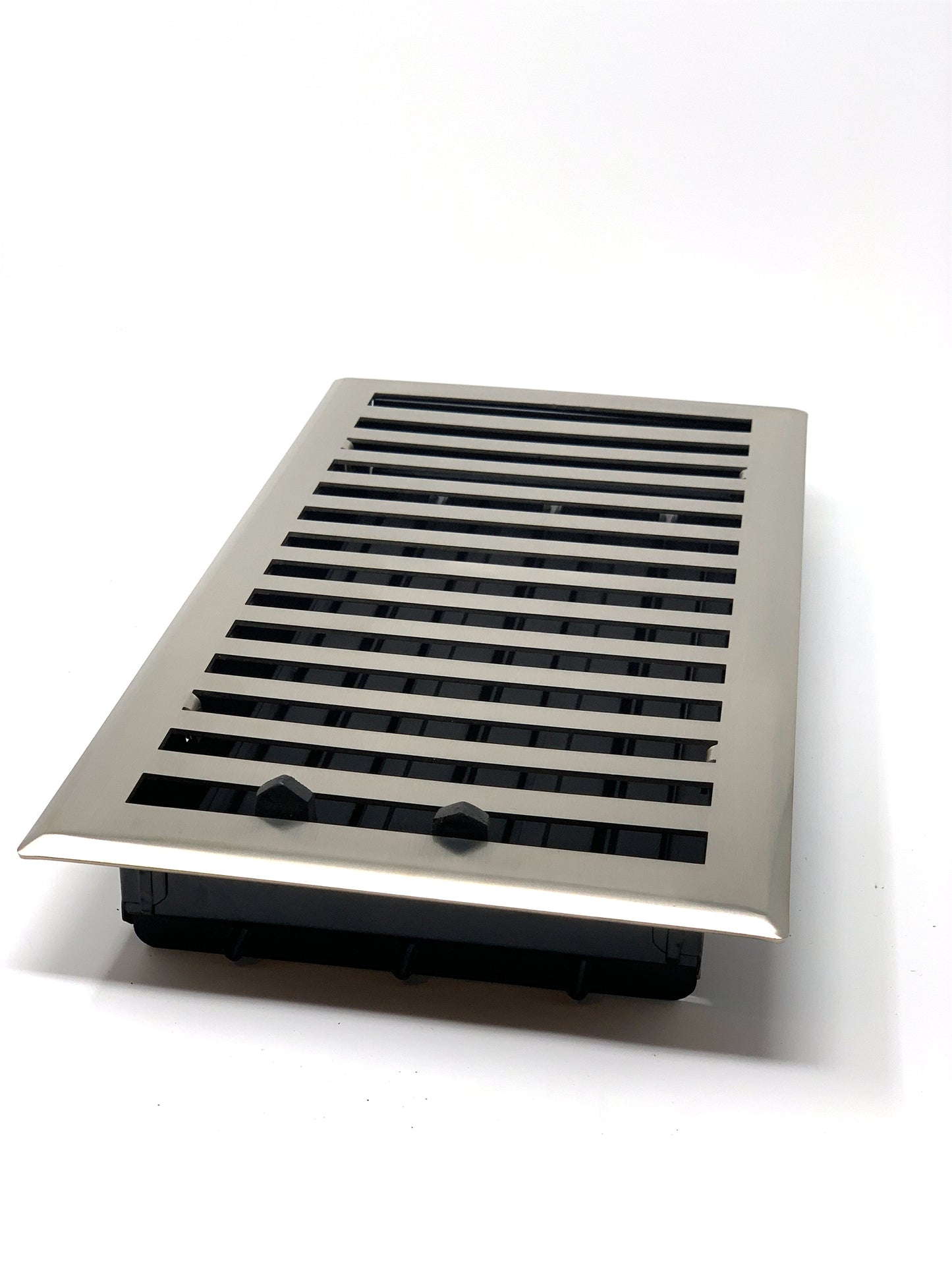 Rejillas de ventilación modernas y elegantes de acero: níquel cepillado